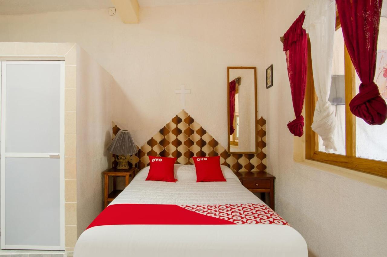 Oyo Hotel Posada Esmeralda San Patricio Melaque Exterior photo